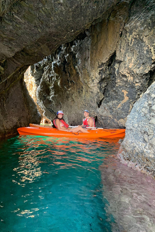 1 hour Double Kayak Rental (2 guests) - Starting At The Riomaggiore Marina