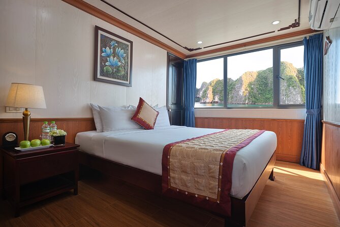 1 night Halong Bay Cruise-Titov Island,Surprise Cave,kayak,meals - What a $135 Ha Long Bay cruise really gives you