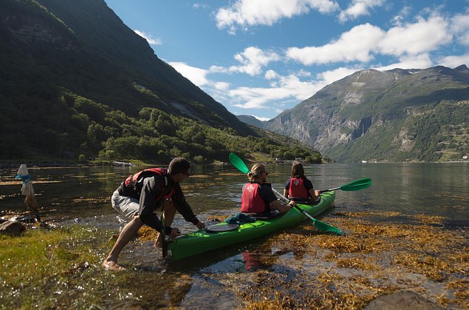 2-Hour Guided Kayak Experience in Geiranger - Guides make the difference
