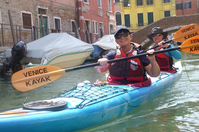 2 Hour Venice Canal Kayak Tour - Premium experience by day - What the Guides Add