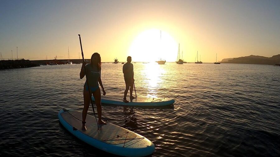 2h Sunset Paddle Board Session in Gran Canaria - Meeting the guide and finding the boards on the beach