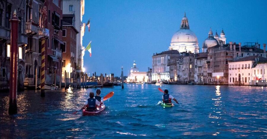 2hr Night Kayak Tour in Venice: premium tour with sunset - Learning the basics before entering Venice