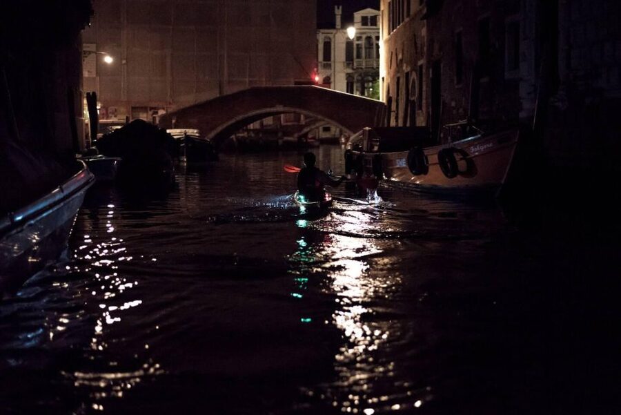 2hr Night Kayak Tour in Venice: premium tour with sunset - Paddling through Cannaregio for two hours
