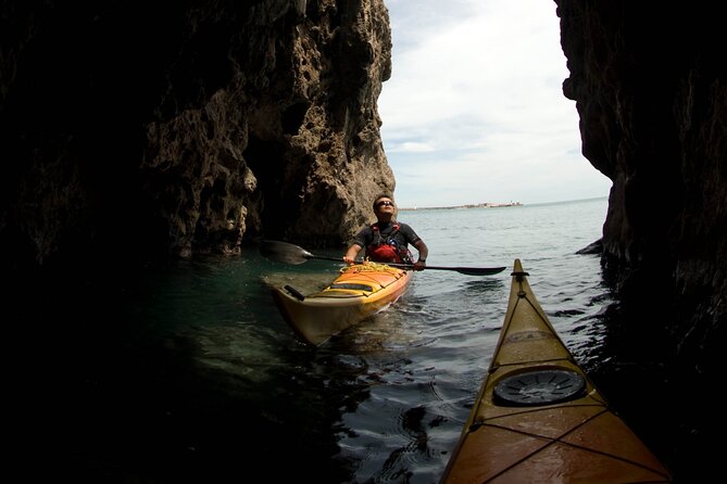 3 Hour of Sea Kayak Trip in the Creeks of Sete - Family suitability and fitness level