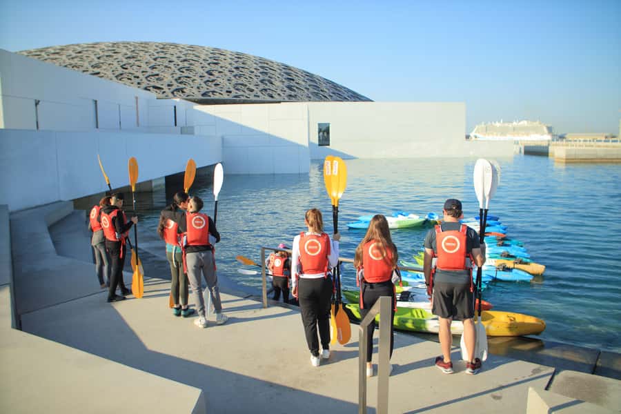 Abu Dhabi: Guided Kayak Tour around Louvre - The wet-clothes issue is real
