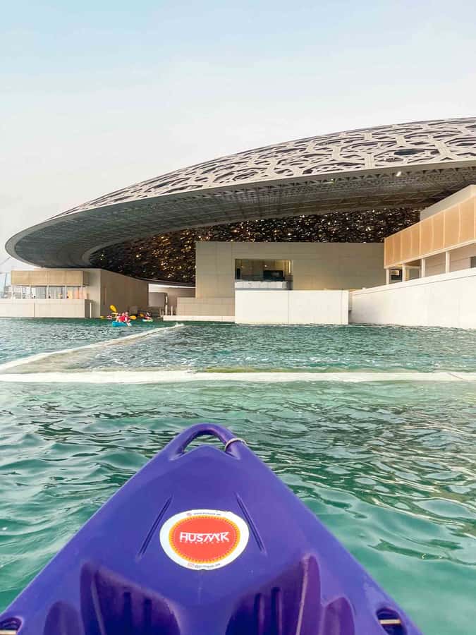 Abu Dhabi: Guided Kayak Tour around Louvre - How it fits with a Louvre Abu Dhabi visit