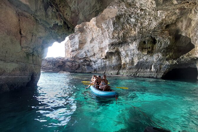 Adventure to the caves by canoe - The opening briefing sets the tone
