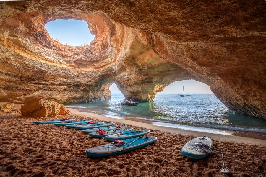 Algarve: Benagil Caves SUP Tour since 2016 - Meeting Bruno and Getting Ready at Benagil Beach