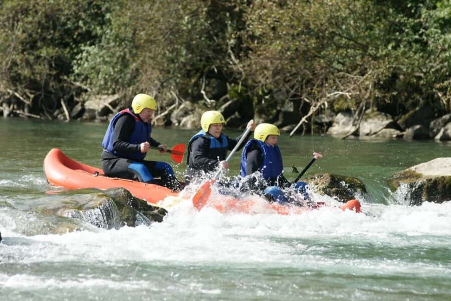 Allgäu canoe tour - Paddling through quiet water and smaller rapids