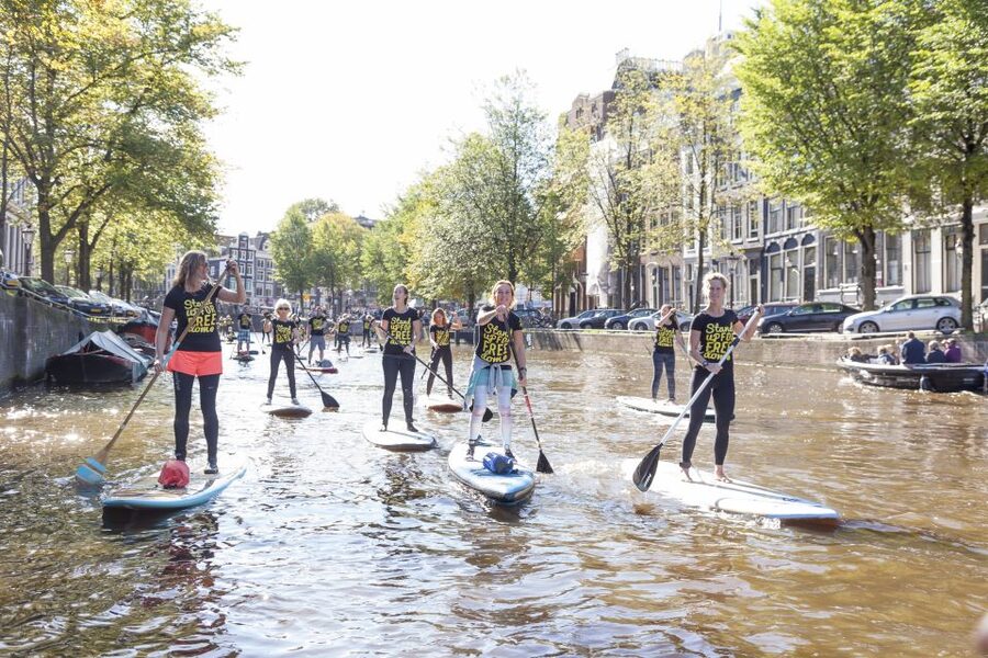 Amsterdam: 2-Hour Stand Up Paddle Board Tour - Choosing the return route: Red Light District or de Oude Waal