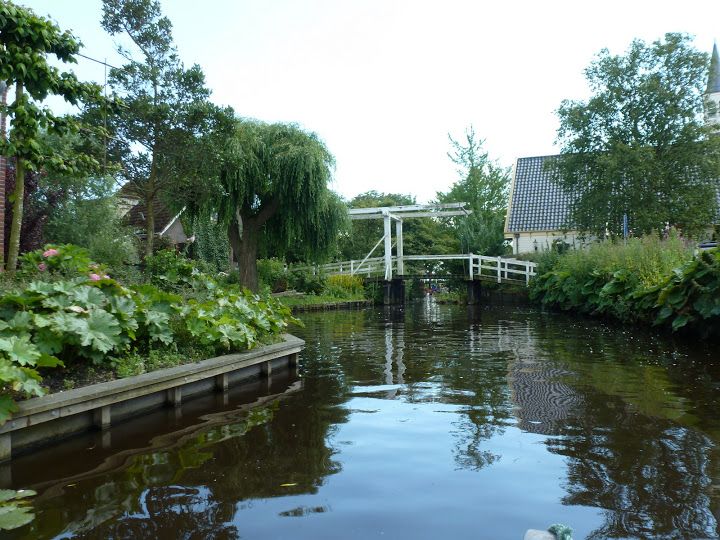 Amsterdam 5-Hour Guided Canoe Trip in the Wetlands - Paddling Through a 17th-Century Water World