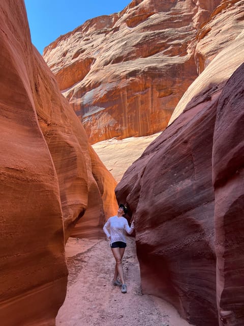 Antelope Canyon Lake Powell: Guided Kayaking & Hike Tour - Paddling into Antelope Canyon