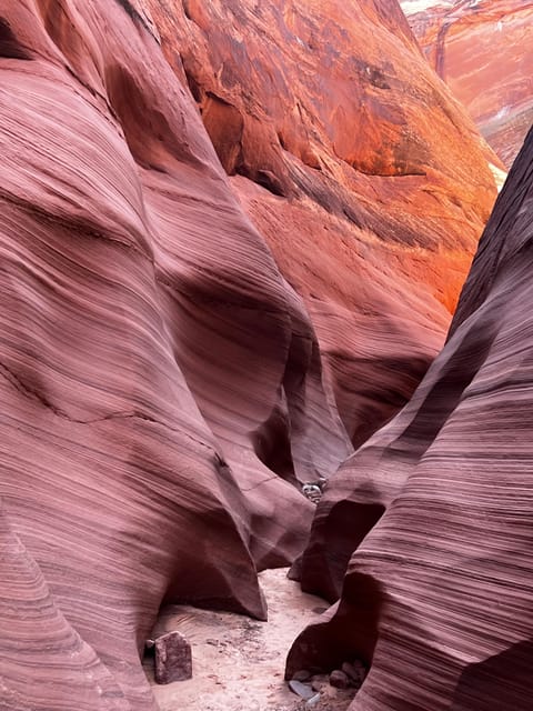 Antelope Canyon Lake Powell: Guided Kayaking & Hike Tour - Leaving the kayaks for the slot canyon hike