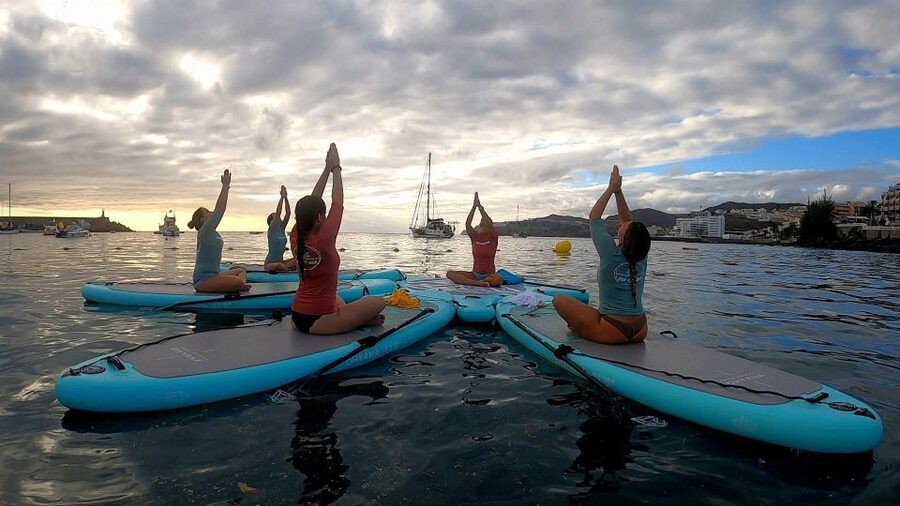 Arguineguín: Stand-up Paddleboard Yoga Class with Instructor - Is $47 a fair price?