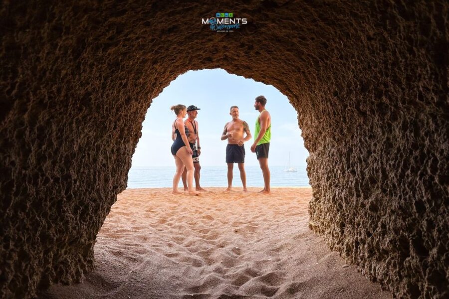 Armação de Pêra: 2-Hour Wild Beaches and Caves Kayak Tour - What the guide adds to the experience