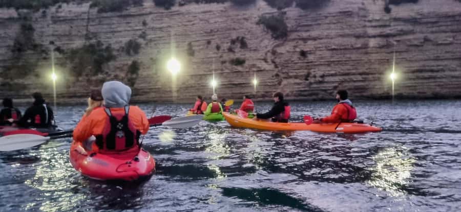Auckland: Bioluminescence Kayak Tour with Guide - Practical packing advice for a colder finish