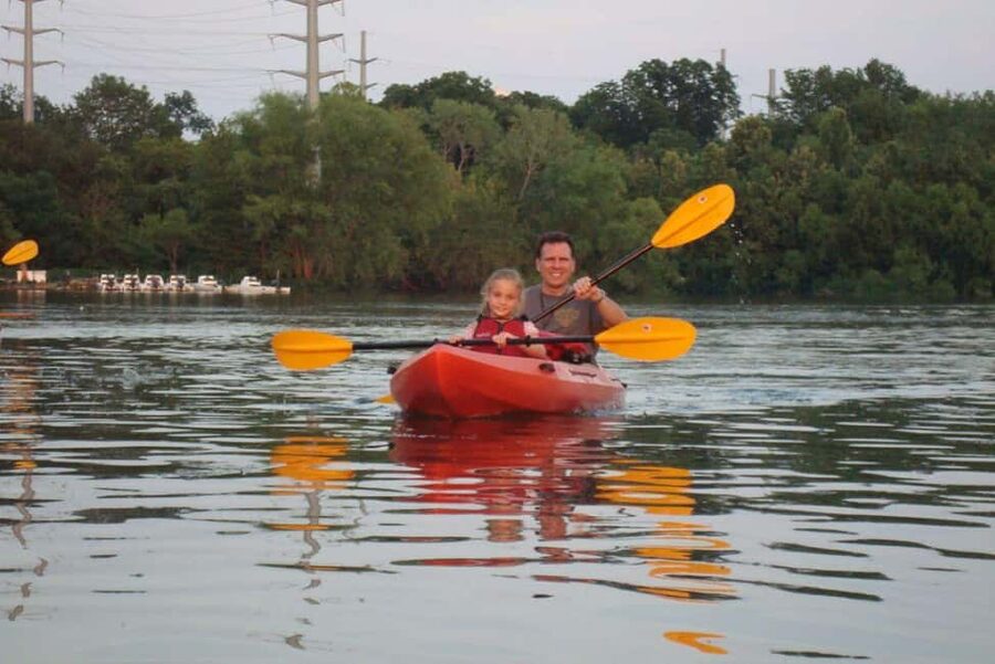 Austin: Kayak and Canoe Rental on Lady Bird Lake - Setting out beneath the Austin skyline