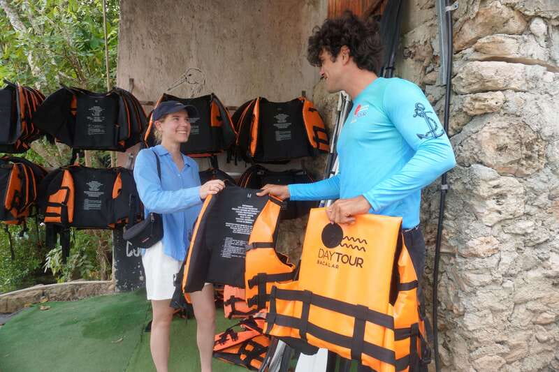 Bacalar: 3-hr Pontoon Boat Tour with Beach Club + Kayaks - Cenote Esmeralda and the lagoon’s changing colors