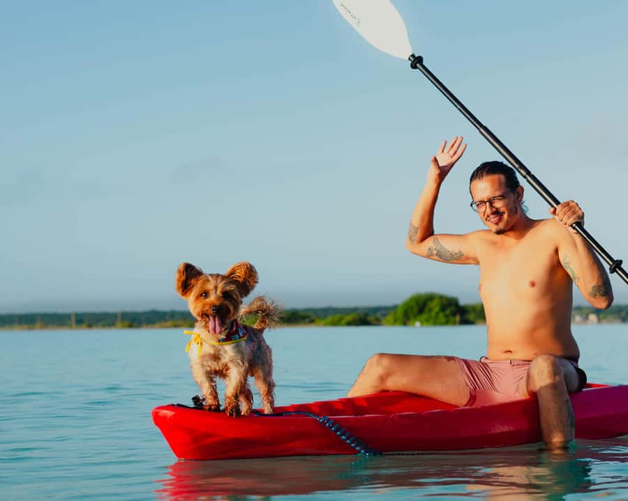 Bacalar at Sunrise: Kayak Adventure with Breakfast & Photos - The guides are a major part of the value