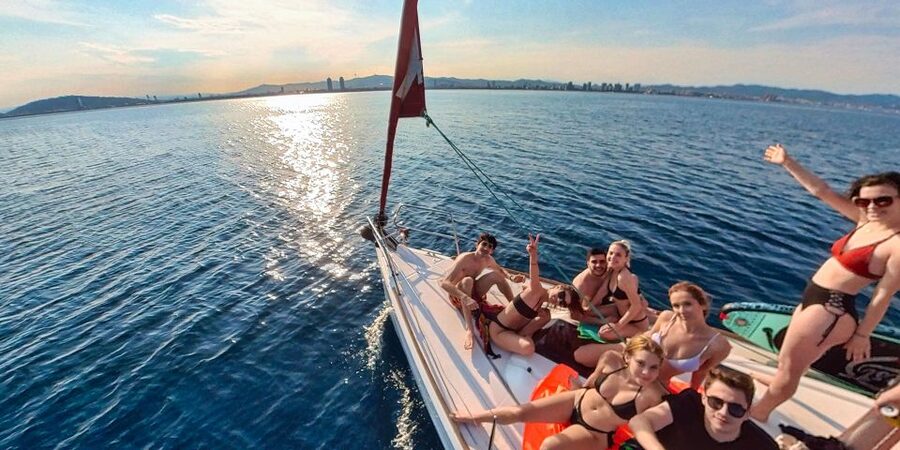 Barcelona: 2-Hour Sailboat Tour with Paddle Boarding - Seeing Sagrada Familia and Torre Agbar from offshore