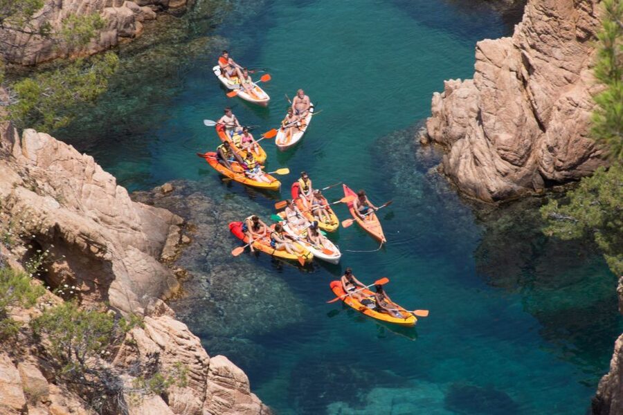Barcelona: Costa Brava Kayak, Snorkel & Cliff Jump & Lunch - From Barcelona to the coast by private bus