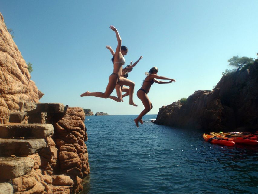 Barcelona: Costa Brava Kayak & Snorkeling Small Group Tour - Meeting at Bohème and getting on the road
