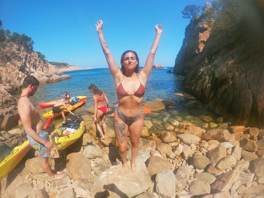 Barcelona: Costa Brava Kayaking & Snorkeling Tour with Lunch - Lunch on the beach
