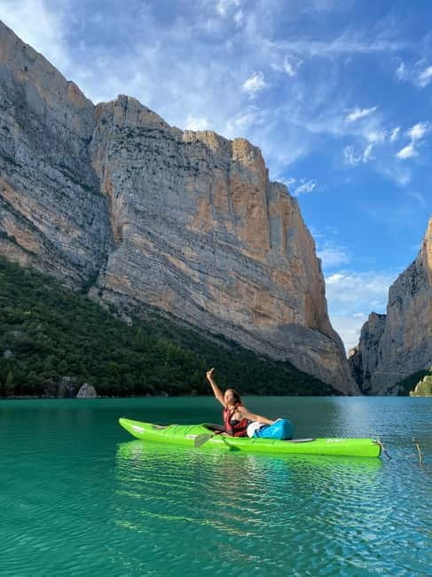 Barcelona: Kayak rental in the Mont-rebei gorge - The Boat Ride to Montfalcó