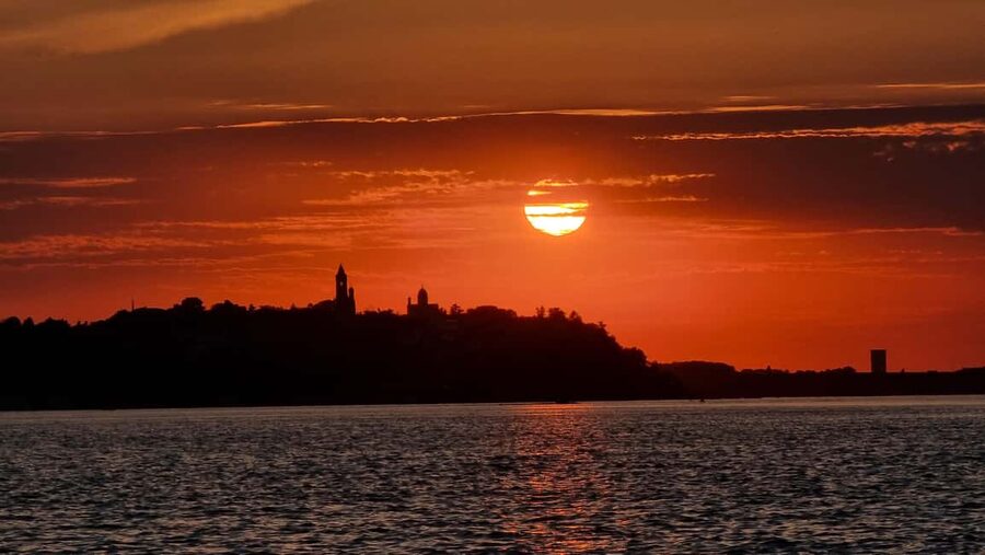 Belgrade: Sunset Kayak Tour - Who should book this kayaking trip?