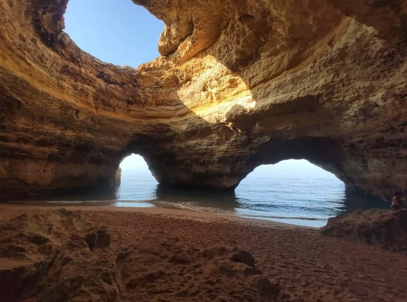Benagil Cave - Kayak Guided tour - Guides, languages, and the human touch