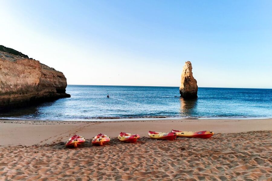 Benagil: Kayaking Tour to the Benagil Cave (Free Shower) - Starting at Benagil Beach with the right preparation