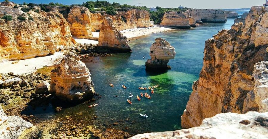 Benagil: Sunrise kayak tour Benagil caves and secret spots - Meeting at O Litoral and getting ready