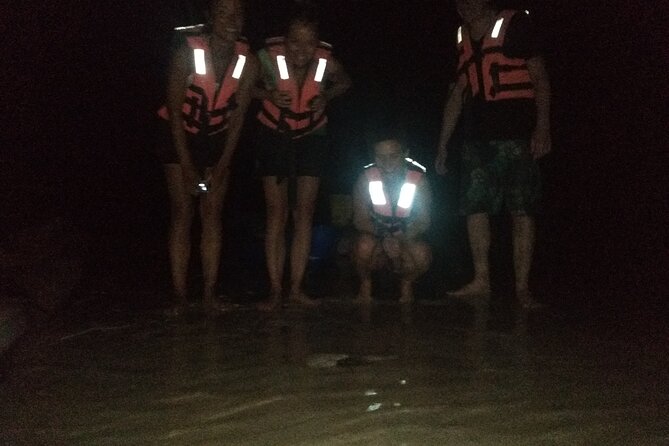 Bioluminescence Tour in Kayak in Holbox Island - Walking the sandbanks at Punta Mosquito