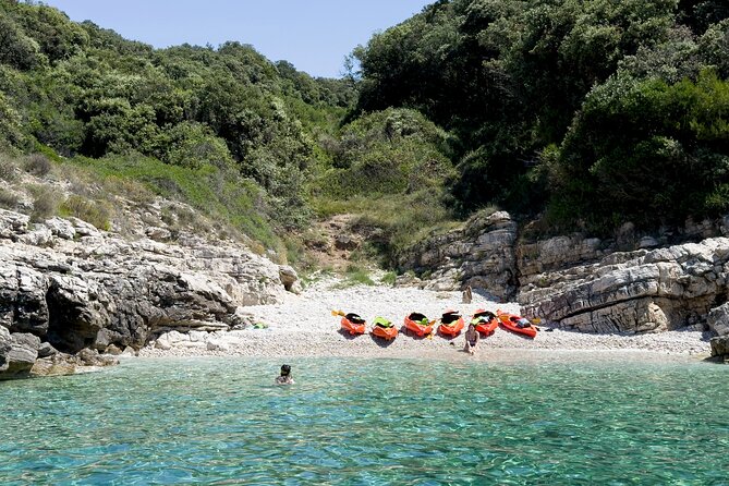 BOAT & KAYAK! Sea Adventure - Snorkeling & Cliff Jumps - Who should book this Pula kayaking tour?