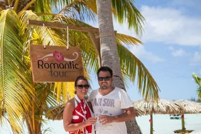 Bora Bora Snorkel Cruise by Polynesian Outrigger Canoe with BBQ Island Lunch - Ukulele songs and a guide-led day