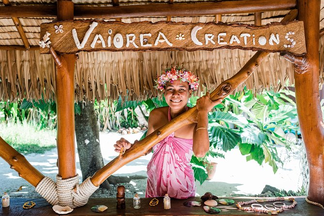 Bora Bora Snorkel Cruise by Polynesian Outrigger Canoe with BBQ Island Lunch - Is $296.49 a fair price?