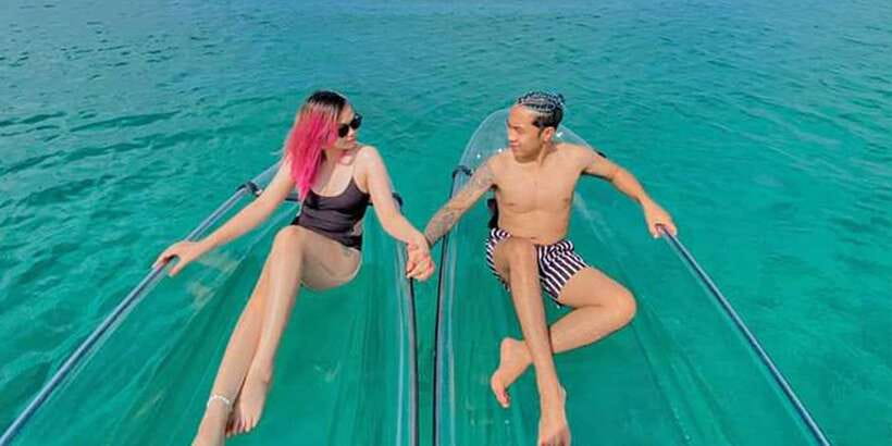 Boracay: Crystal Kayak Photo-op Experience - Ten to Fifteen Minutes to Build Your Photos