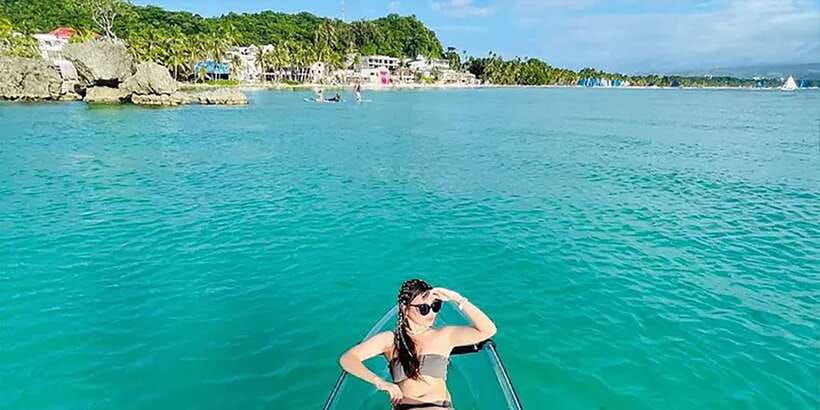 Boracay: Crystal Kayak Photo-op Experience - Weather, Timing, and Service Quality