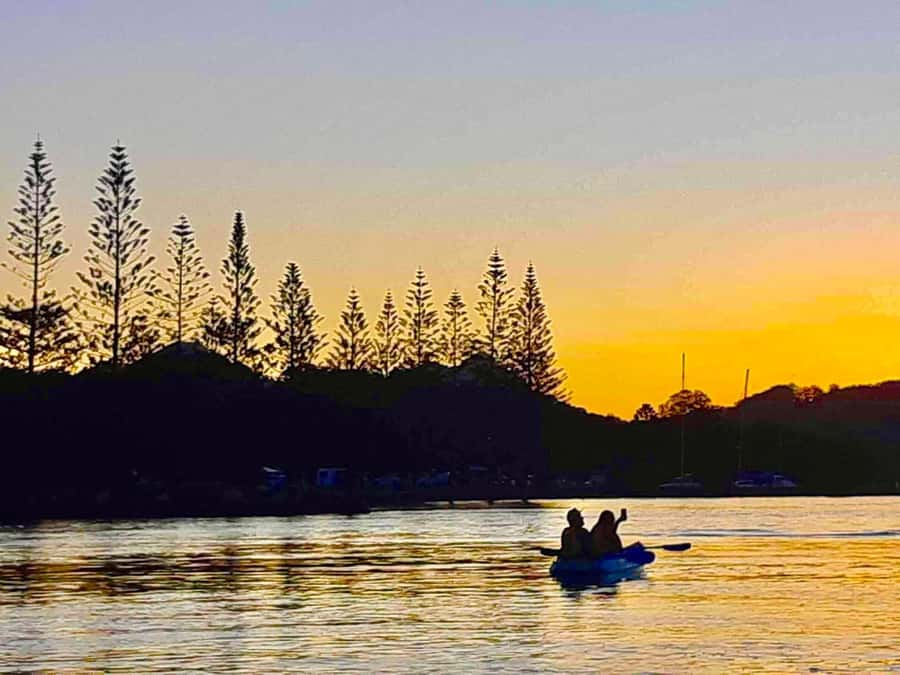 Byron Bay: Brunswick River Sunset Kayak Tour - Searching beneath the kayak for stingrays