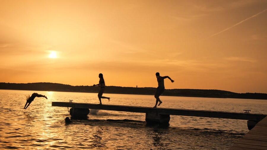 Cape Kamenjak: Sunset Kayak/SUP Wine Tour - The Best Part: Wine in the Middle of the Sea