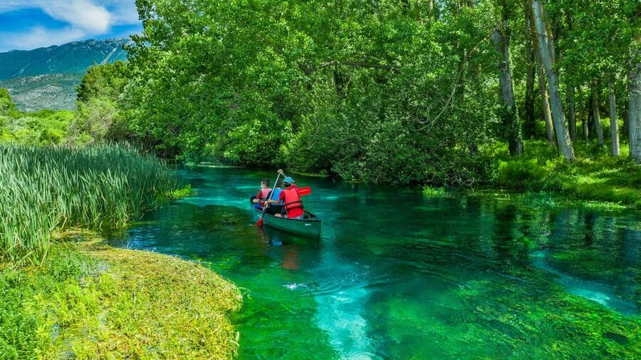Capestrano: Canadian Canoe Excursion on the Tirino River - A calm 5-kilometer route for beginners