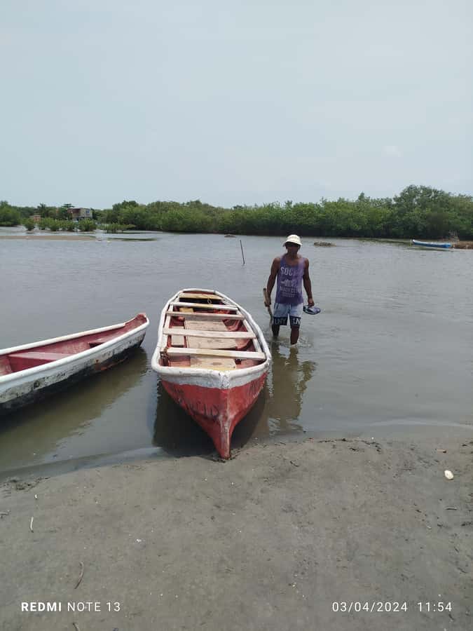 Cartagena: FISHERMEN'S ISLAND IN THE MANGROVES by canoe - Is $28 a good value?
