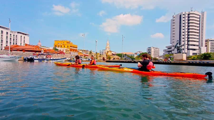 Cartagena: Walled City Kayak Tour - Meeting the guide at San Sebastián de Pastelillo