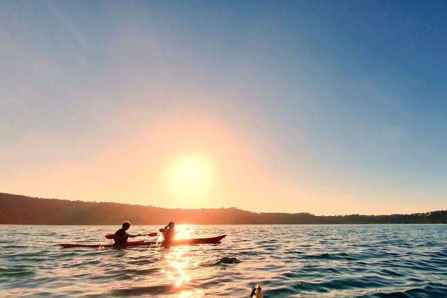 Castel Gandolfo: Kayak Food and Wine Tour - Wine, cheese, and lunch at Trattoria da Agnese