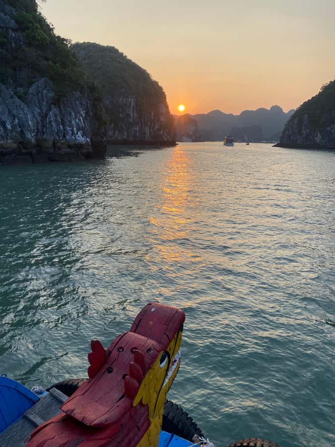 Cat Ba : Lan Ha Bay Bioluminescent Plankton Kayak Boat Tour - Sunset swimming and the 12 meter rock jump