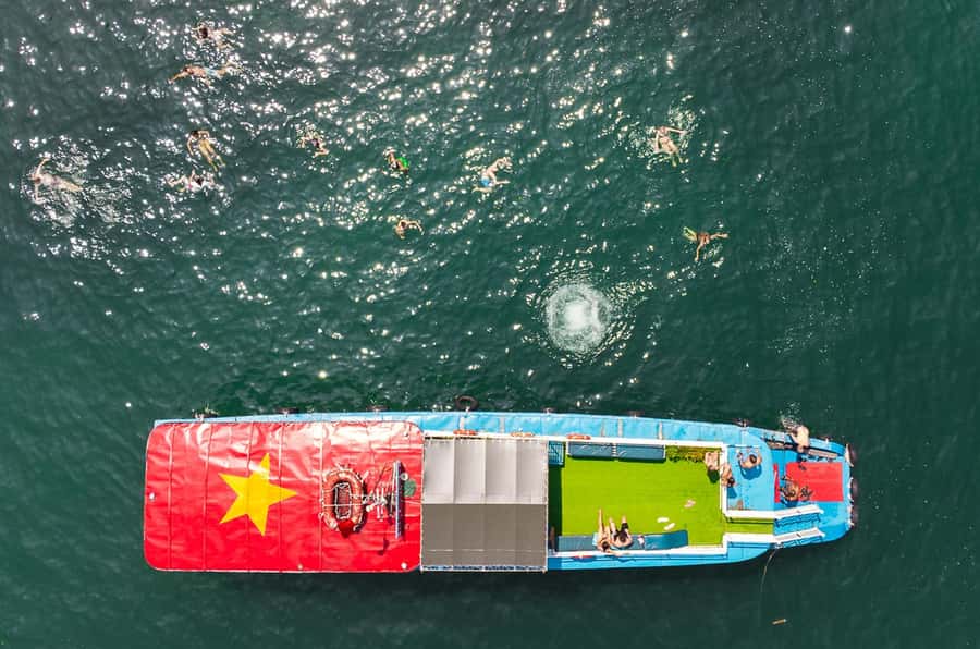 Cat Ba: Lan Ha & Ha Long Bay Kayak & Snorkel Boat Tour - Guides, group atmosphere, and practical comfort