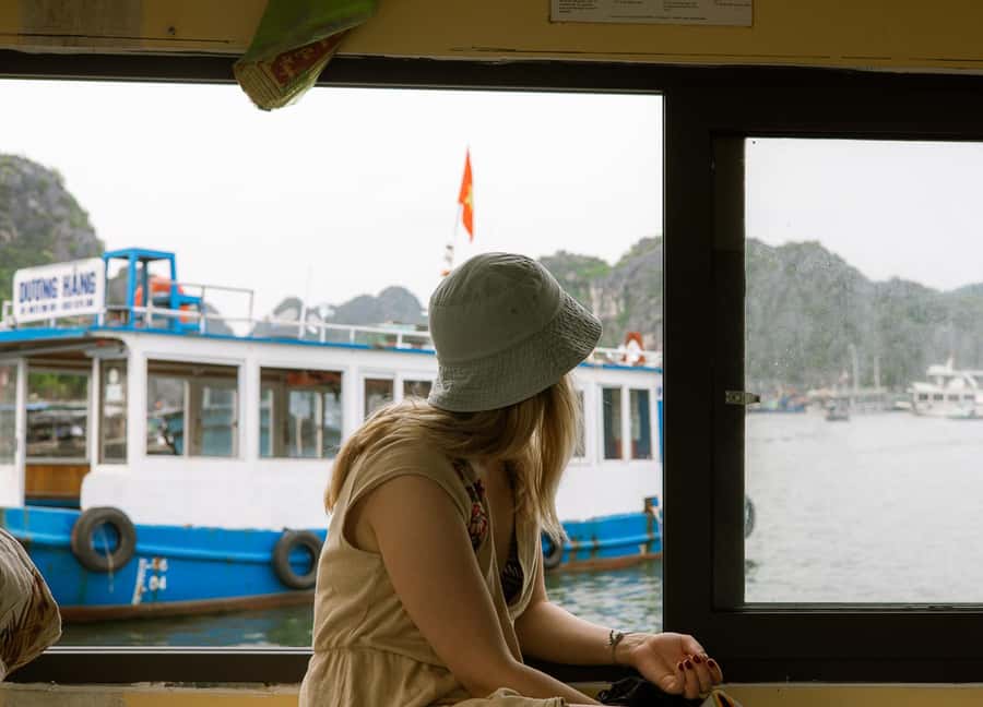 Cat Ba: Lan Ha & Ha Long Bay Kayak & Snorkel Boat Tour - Cai Beo Floating Village and the first views of Lan Ha Bay
