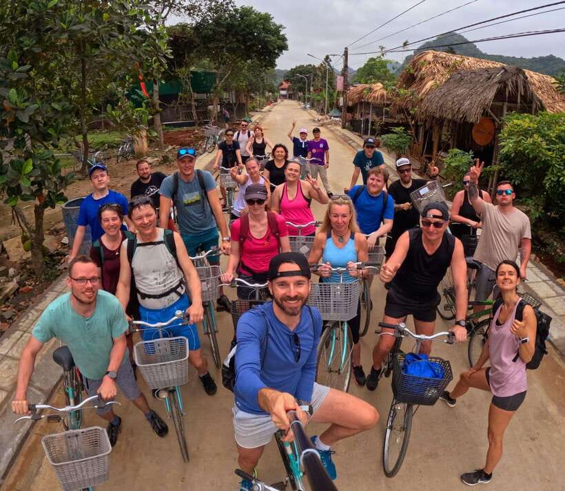 Cat Ba: Lan Ha, HaLong bay full day- biking, kayaking, lunch - Bamboo boats through the caves