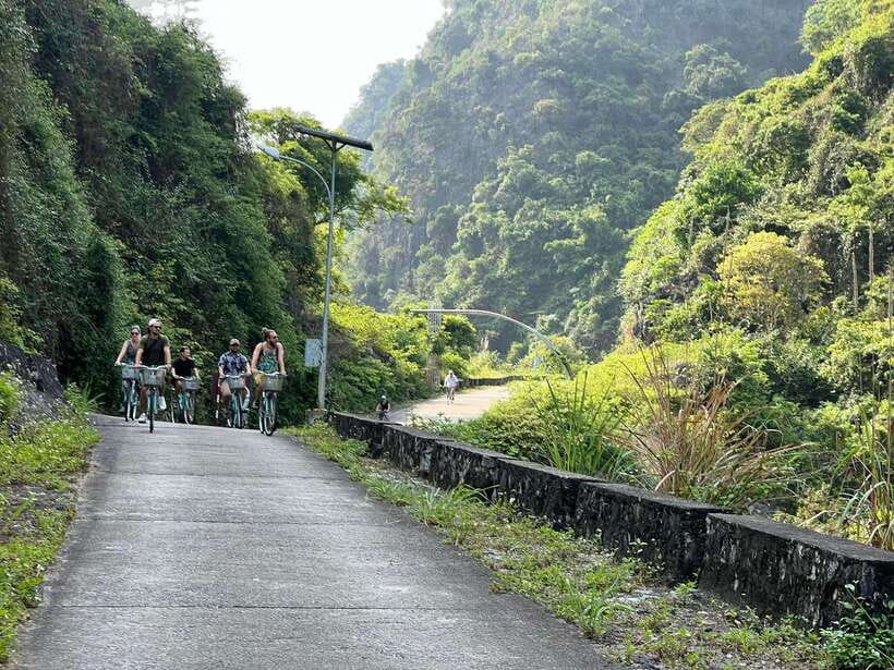 Cat Ba: Lan Ha, HaLong bay full day- biking, kayaking, lunch - Vietnamese lunch on board