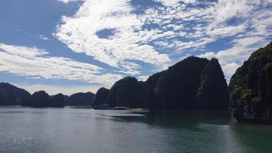 Cat Ba: Night Kayaking with Glowing Plankton - A Vietnamese dinner before the dark paddle